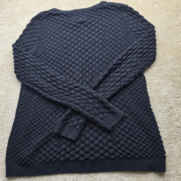 Element Black Textured Knit long sleeve very thin material Textured Bubble Knit - Picture 5 of 8